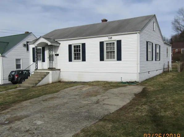 2213 Hemlock Hl, Bluefield, WV 24701