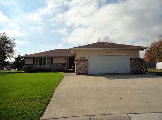 869 W Swartzell Dr, Rensselaer, IN 47978