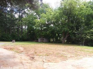 466 Harkrider St, Conway, AR 72032