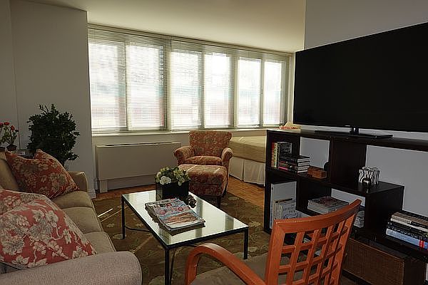 1st image of 1500 Lexington Ave APT 3F