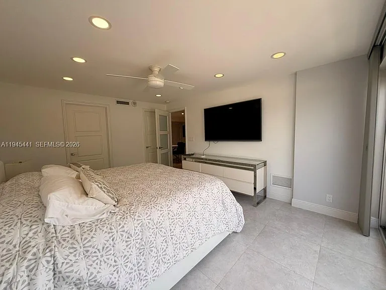 531 N Ocean Blvd #404 — Photo 7