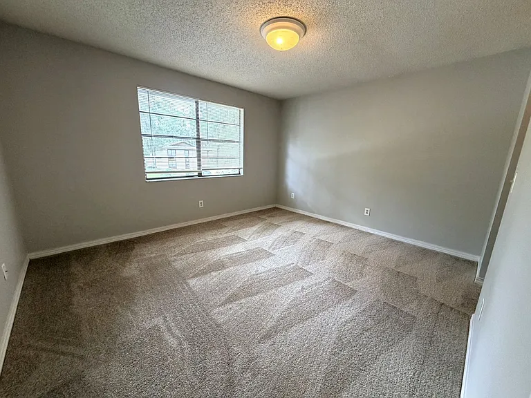 460 Bentwood Ln — Photo 21