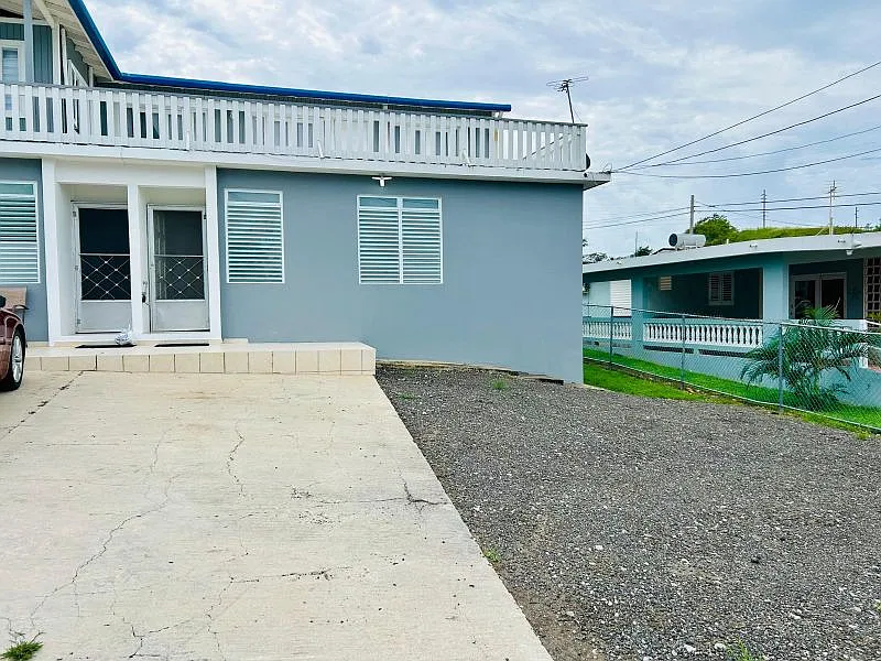 3 bed, 1.0 bath, 580 sqft, $900 — Photo 2