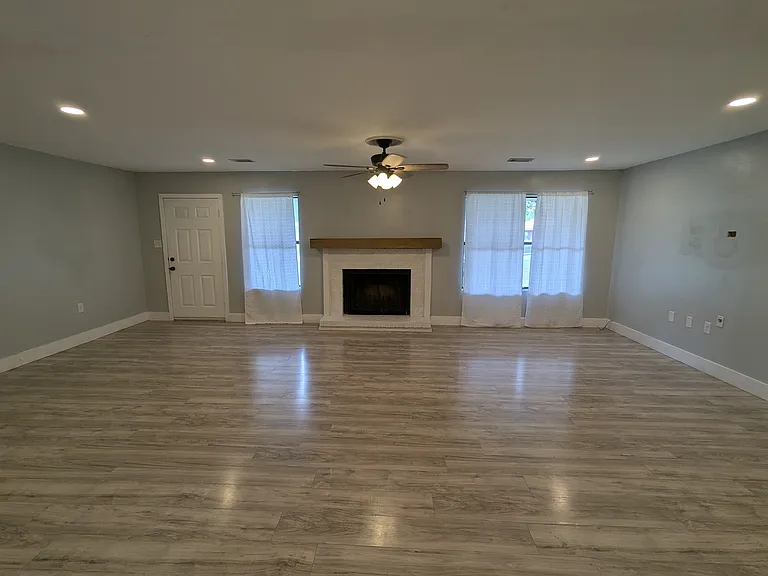 600 Thornwood Way — Photo 4