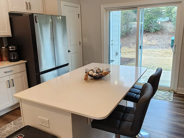 346 Old Grove Ln — Photo 4