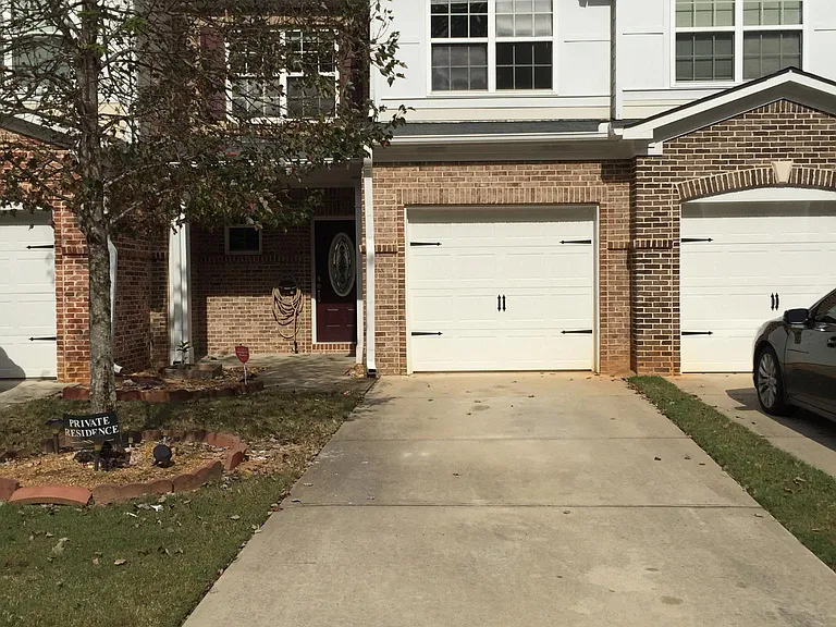 3314 Fernview Dr — Photo 2