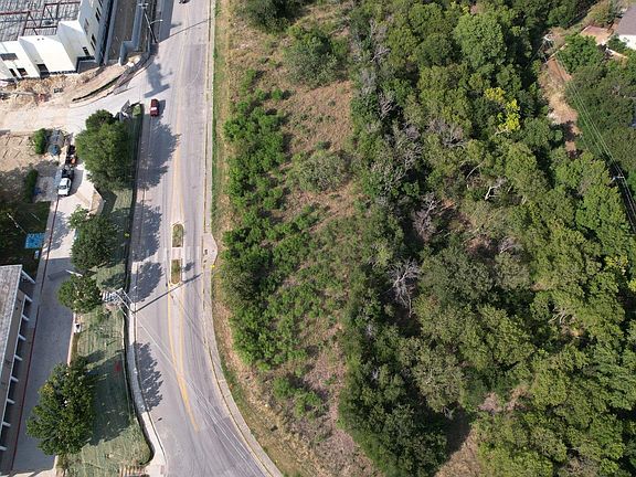 3rd image of 2813-2827 Metcalfe Rd