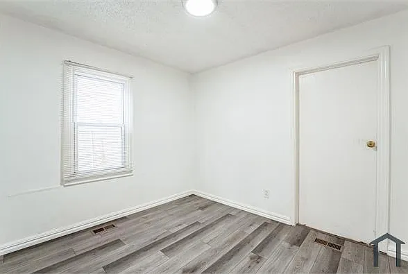 4 bed, 936 sqft, $1,690 — Photo 4