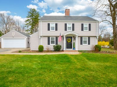 2 High Point Lane, West Hartford, CT, 06107