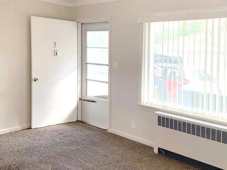 751 S University Ave #4 — Photo 5