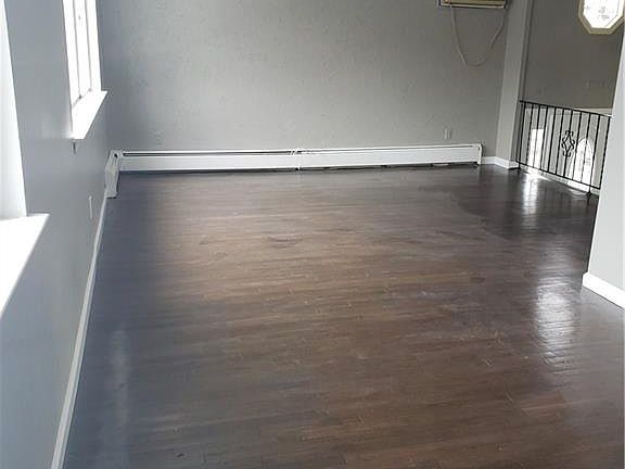 3rd image of 47 Phyllis Dr
