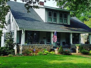 227 5th Ave NE, Hickory, NC 28601