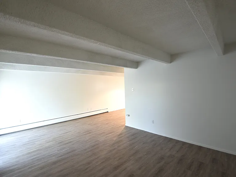 4440 Laguna Pl - Meadows Apartments — Photo 17