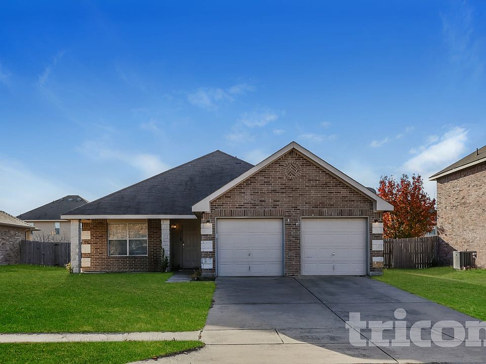 1st image of 208 Silver Spur Dr