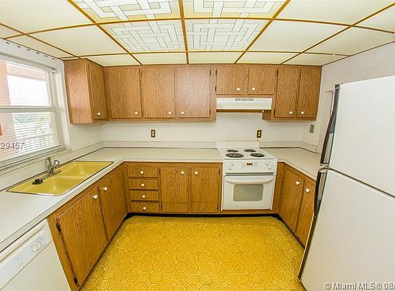 4th image of 9471 Evergreen Pl APT 403