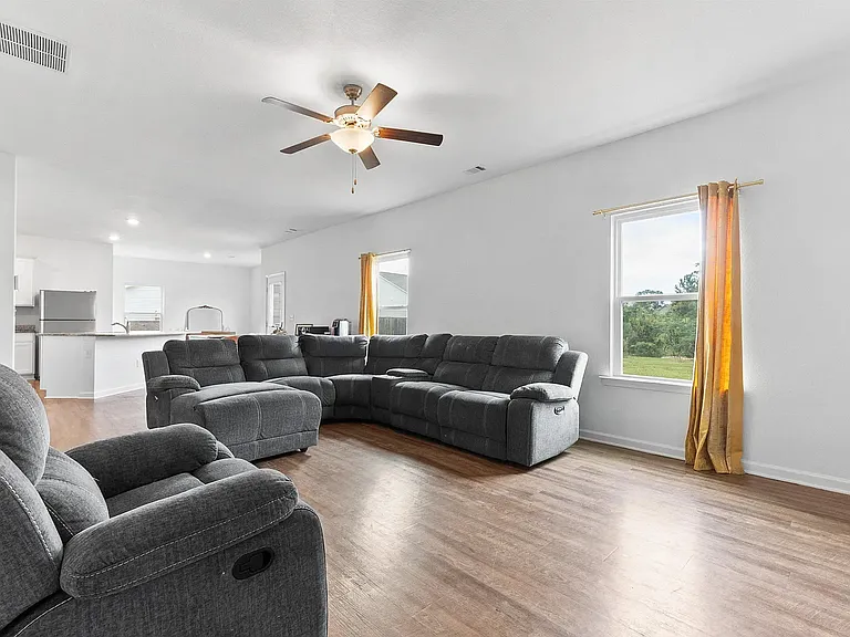 3335 Bridgewood Dr — Photo 8