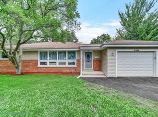 2416 Central Rd, Glenview, IL 60025