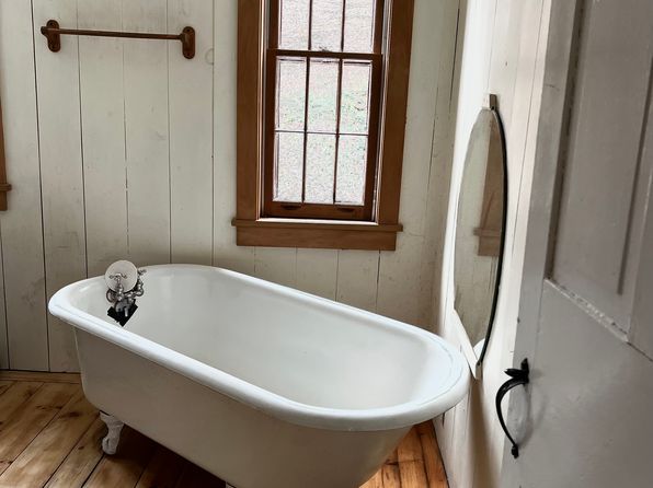 1904 W Hill Rd, Roxbury, VT 05669