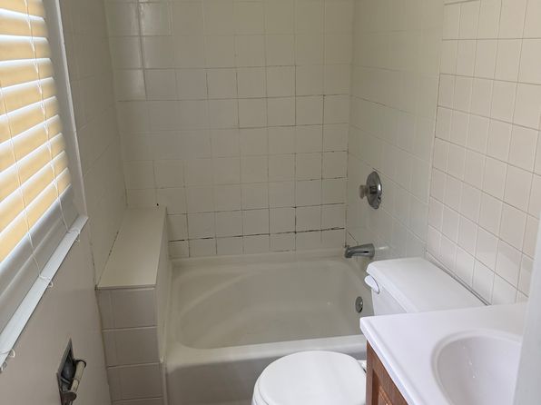 140 College St APT 2