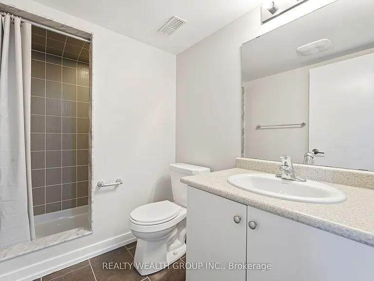 112 Golden Springs Dr — Photo 31