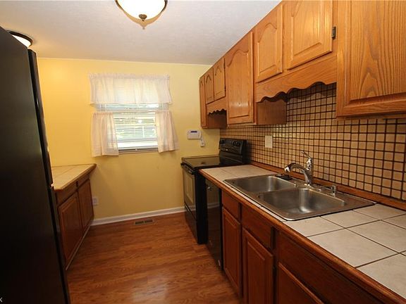 5th image of 4839 Debbie Dr
