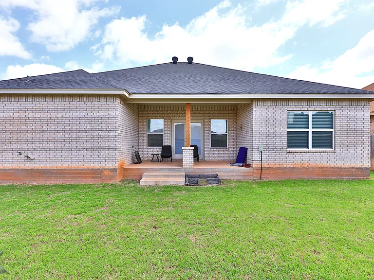3126 Oakley St — Photo 30