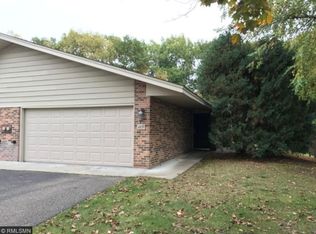 2233 Country Ln, Minnetonka, MN 55305