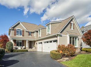 17552 Gates Landing Dr, Chagrin Falls, OH 44023