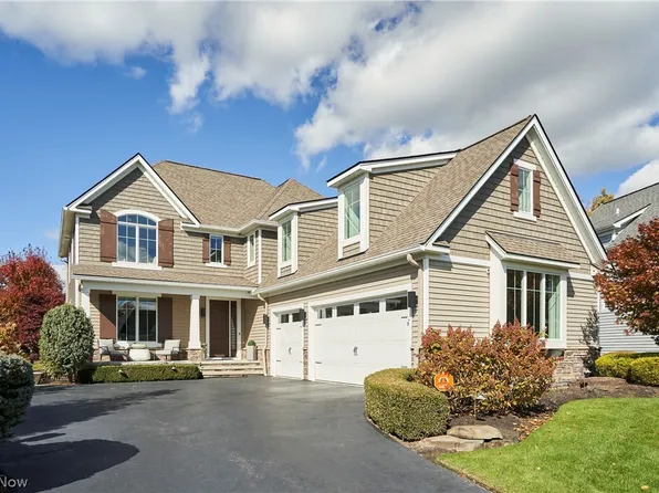 17552 Gates Landing Dr, Chagrin Falls, OH 44023