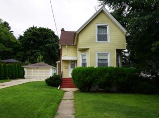 215 N 5th St, Saint Charles, IL 60174