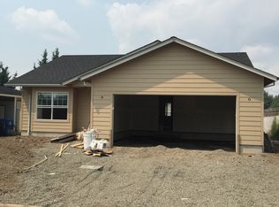 633 E Archwood Dr, Eagle Point, OR