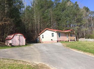 86 Lenda Ln, Chickamauga, GA 30707