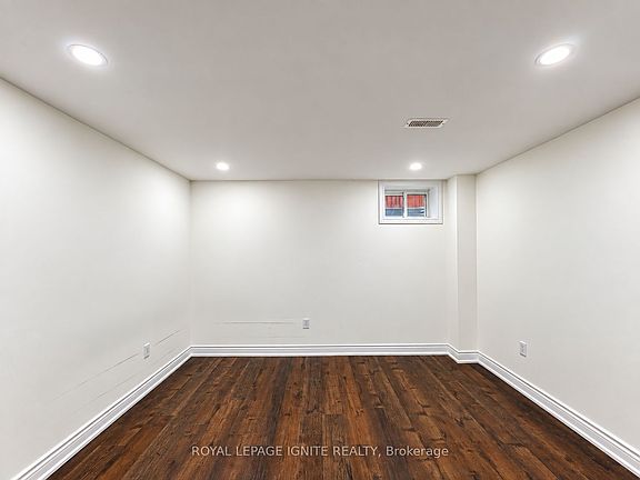 3rd image of 7 Aquilina Ct