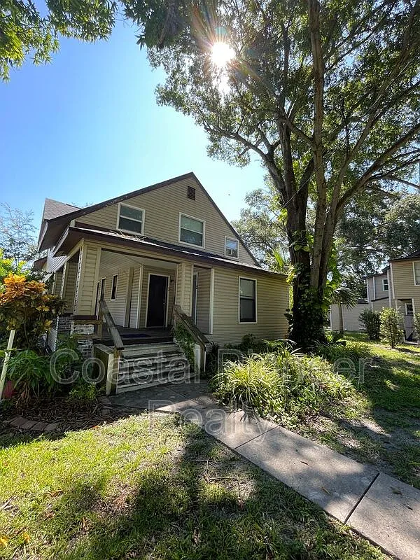 1 bed, 1.0 bath, 700 sqft, $1,250 — Photo 1
