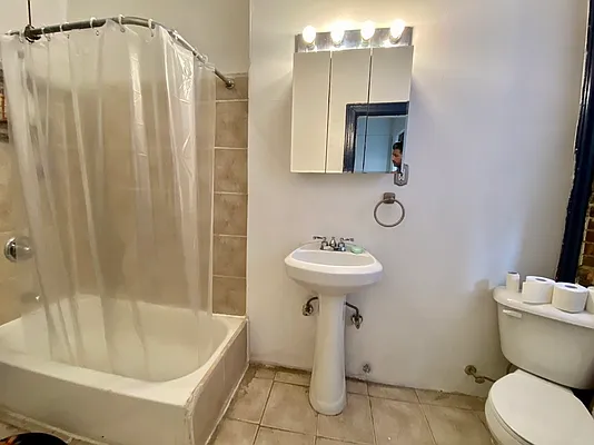 Rented by Highline Residential | media 20