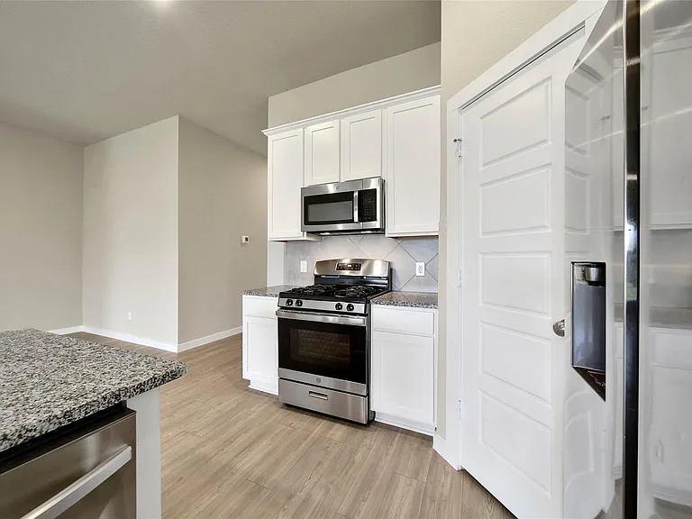 1016 Brighton Orchards Ln — Photo 9