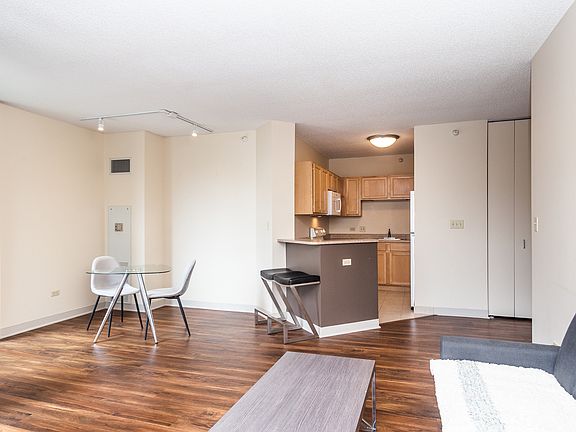 4th image of 222 N Columbus Dr APT 1110
