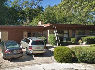 964 Maple Ct, Deerfield, IL 60015