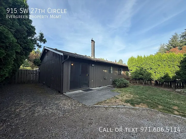 915 SW 27th Cir — Photo 26