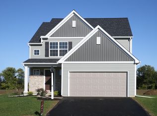 8 Bridle Ln, Lancaster, PA 17603