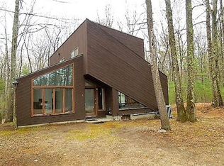 19 Hog Hill Rd, Pepperell, MA 01463