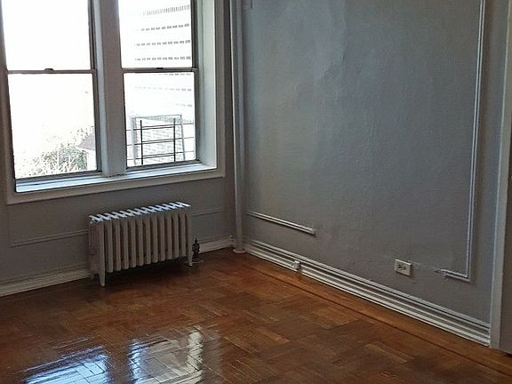 3rd image of 30 Daniel Low Ter APT 3A