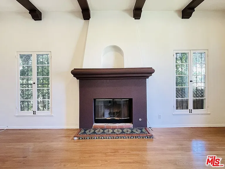 203 N Doheny Dr — Photo 6