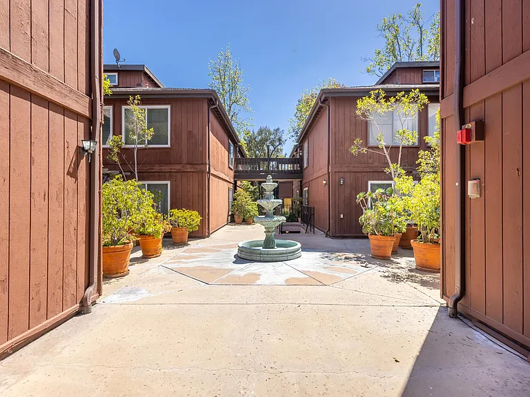 4635 Maytime Ln — Photo 72