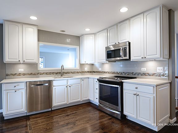 5th image of 30226 N Oak Grove Ave