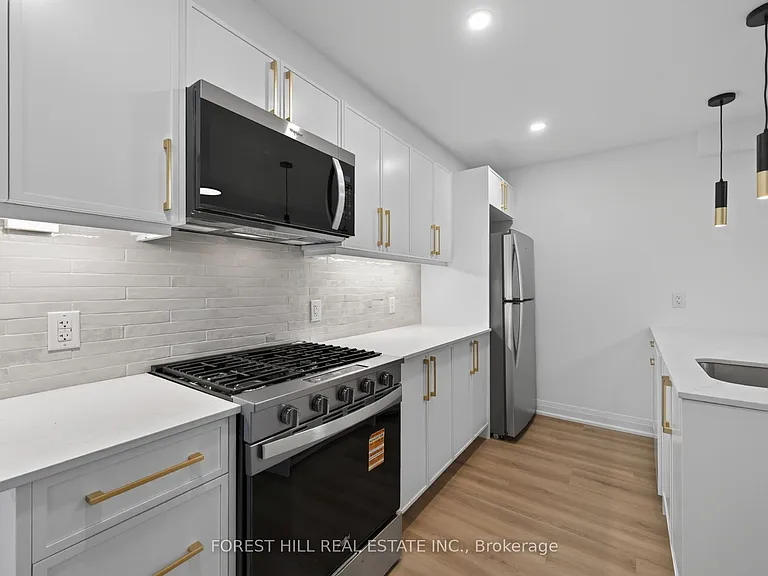 221 Churchill Ave #R — Photo 10