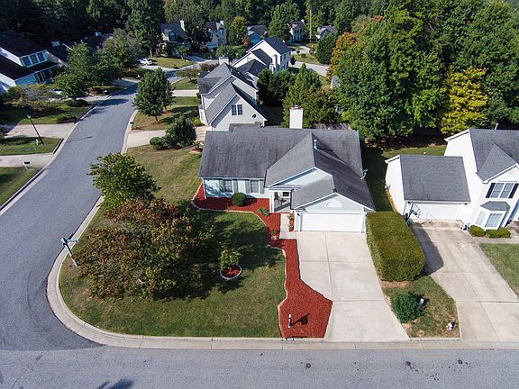 4th image of 3105 Southhampton Dr