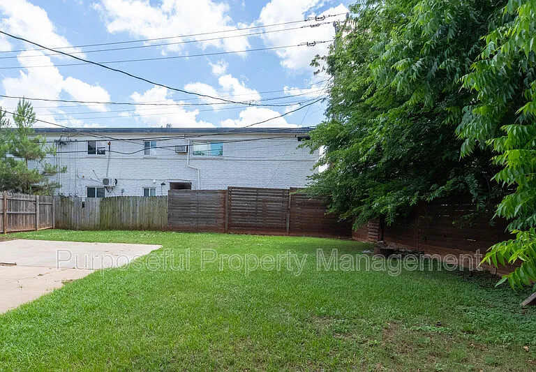 728 NE 15th St — Photo 21