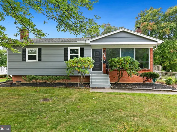 4422 Renn St, Rockville, MD 20853