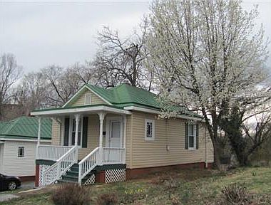2nd image of 301 Macon St